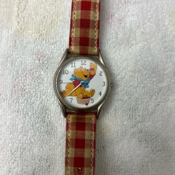 Winnie the Pooh & Cherry Basket 90s Watch Disney Timex. Works - Picture 3 of 6
